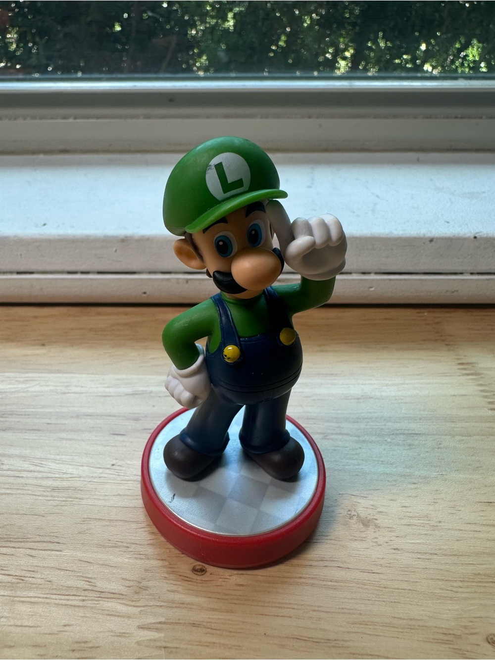 Nintendo Luigi red base NVL-001 toy 3.5” Figurine amibo super Mario series